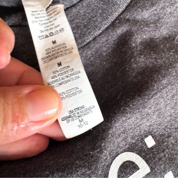 Portage & Main 🇨🇦 • T-Shirt - Picture 4 of 4